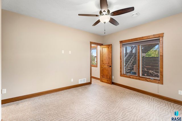 6300 S Hemingstone Trl Trail, Sioux Falls, SD 57108