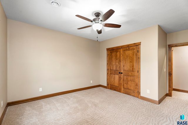 6300 S Hemingstone Trl Trail, Sioux Falls, SD 57108