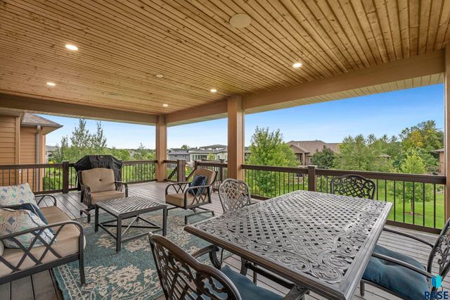 6300 S Hemingstone Trl Trail, Sioux Falls, SD 57108