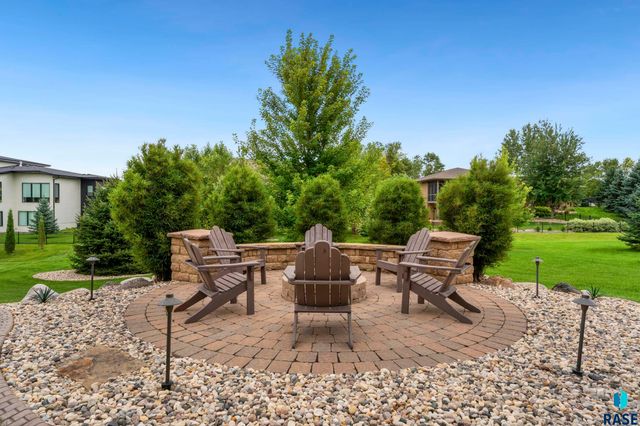 6300 S Hemingstone Trl Trail, Sioux Falls, SD 57108