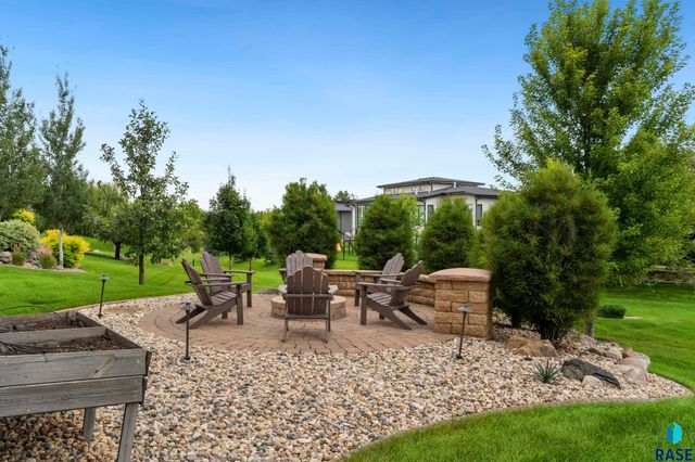 6300 S Hemingstone Trl Trail, Sioux Falls, SD 57108