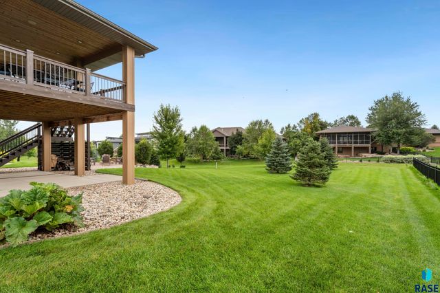 6300 S Hemingstone Trl Trail, Sioux Falls, SD 57108