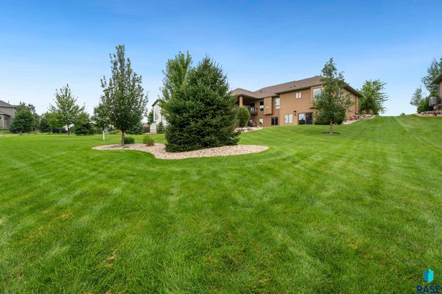 6300 S Hemingstone Trl Trail, Sioux Falls, SD 57108