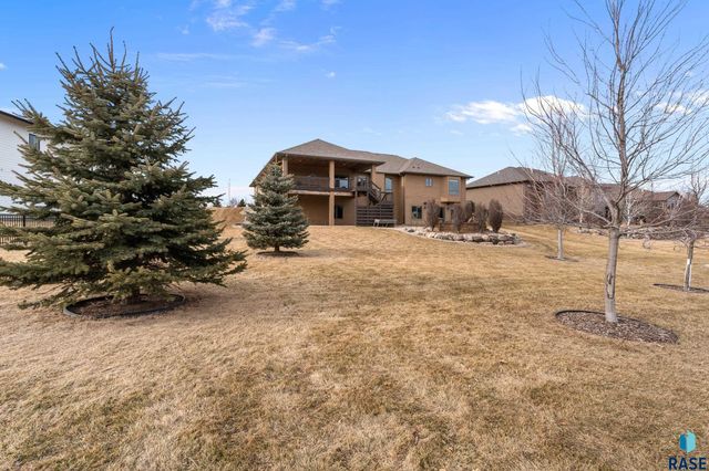 6300 S Hemingstone Trl Trail, Sioux Falls, SD 57108