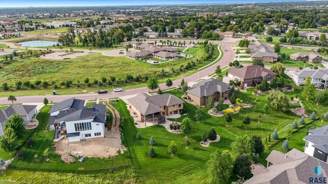 6300 S Hemingstone Trl Trail, Sioux Falls, SD 57108