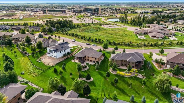 6300 S Hemingstone Trl Trail, Sioux Falls, SD 57108