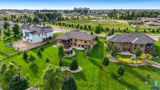 6300 S Hemingstone Trl Trail, Sioux Falls, SD 57108