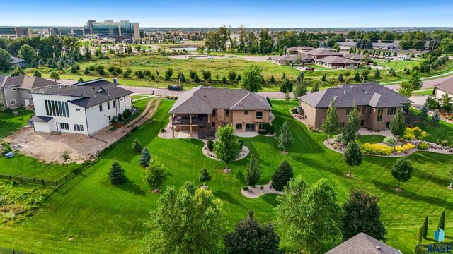 6300 S Hemingstone Trl Trail, Sioux Falls, SD 57108