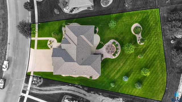 6300 S Hemingstone Trl Trail, Sioux Falls, SD 57108