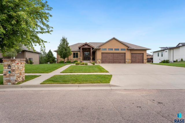 6300 S Hemingstone Trl Trail, Sioux Falls, SD 57108