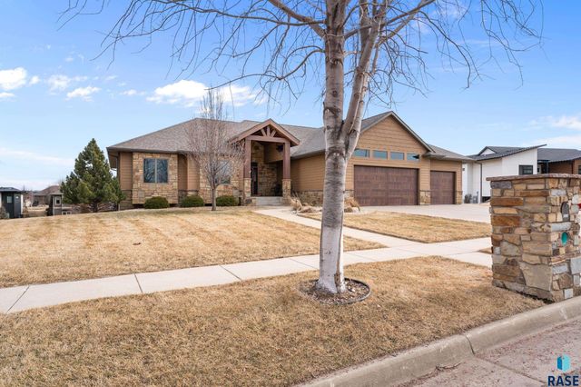 6300 S Hemingstone Trl Trail, Sioux Falls, SD 57108