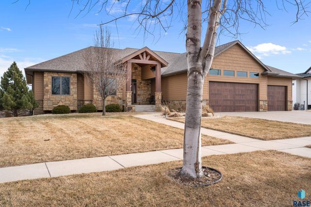 6300 S Hemingstone Trl Trail, Sioux Falls, SD 57108