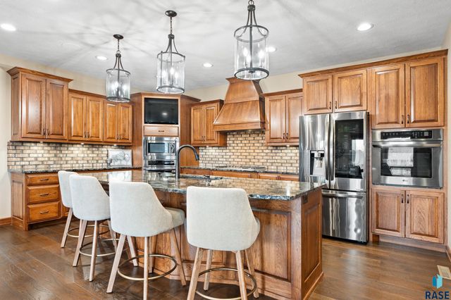 6300 S Hemingstone Trl Trail, Sioux Falls, SD 57108