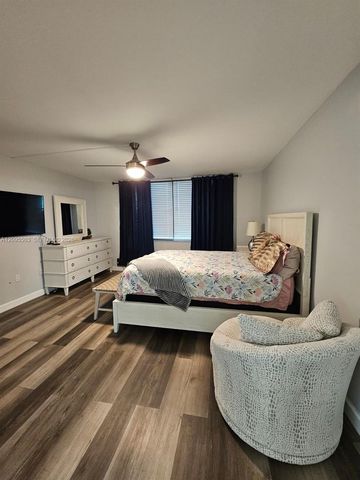 1000 Colony Point Circle 522, Pembroke Pines, FL 33026
