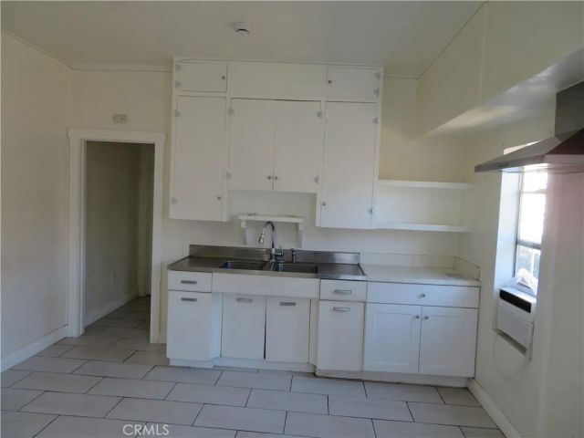 3923 S Normandie Avenue, Los Angeles, CA 90037