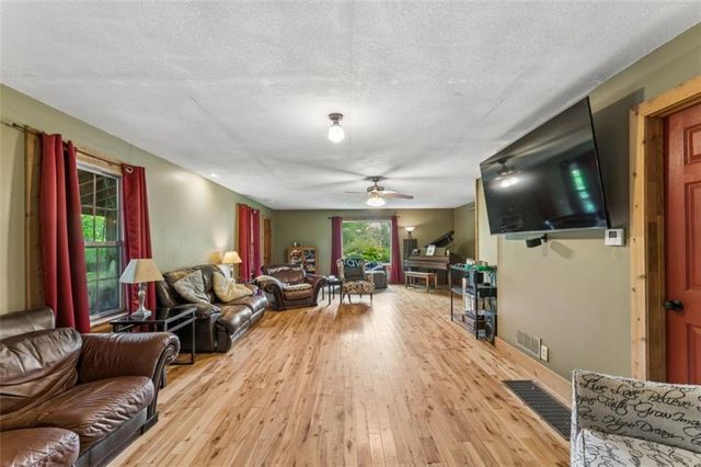 95 M Street, Lake Lotawana, MO 64086
