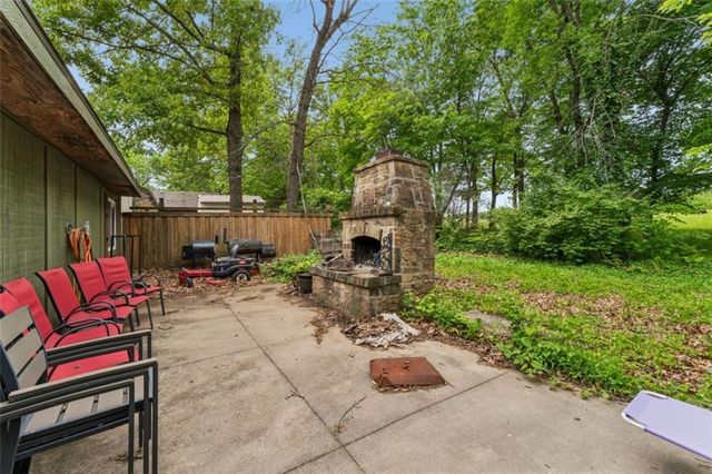 95 M Street, Lake Lotawana, MO 64086