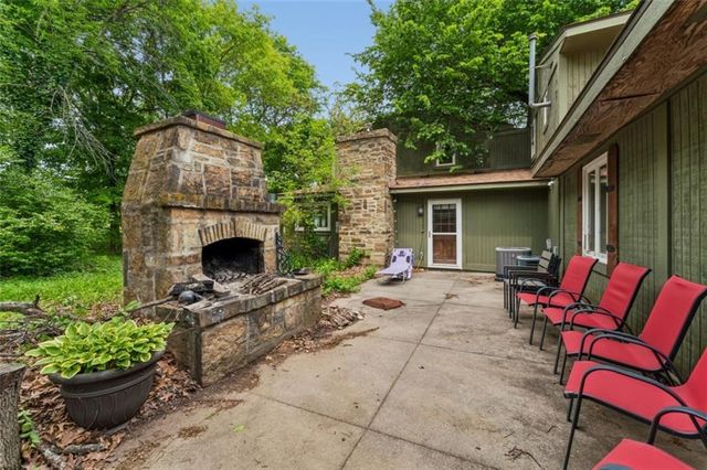 95 M Street, Lake Lotawana, MO 64086