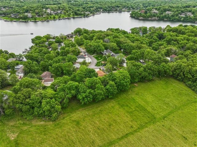 95 M Street, Lake Lotawana, MO 64086