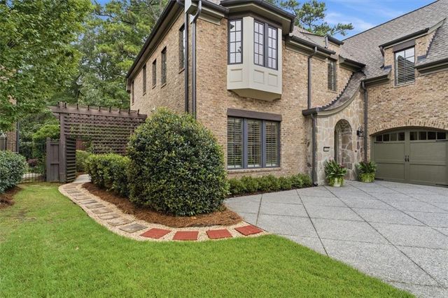 4584 Woodlawn Gates Lane, Marietta, GA 30068