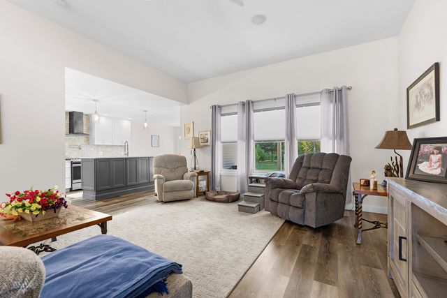 113 Taylor Lane, Thomson, IL 61285