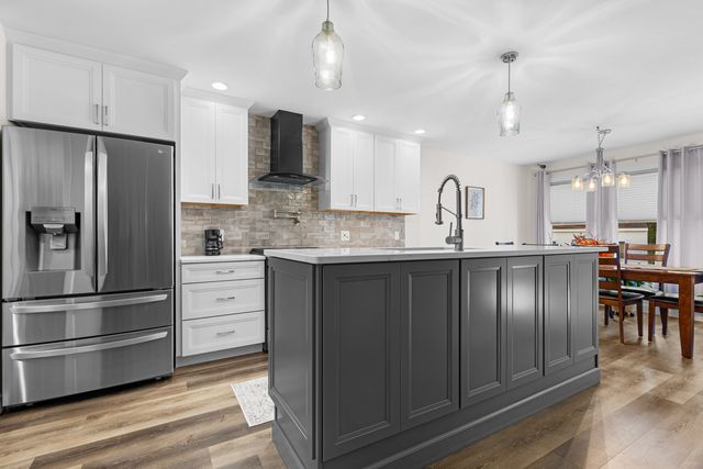 113 Taylor Lane, Thomson, IL 61285