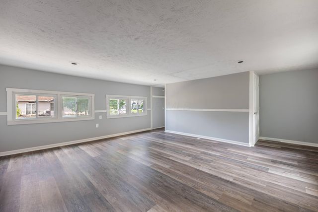 620 E Cecil Street, Springfield, OH 45503