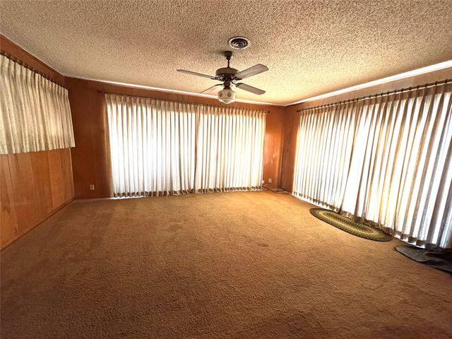 1408 Sylvan Avenue, Dallas, TX 75208