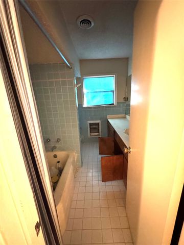 1408 Sylvan Avenue, Dallas, TX 75208