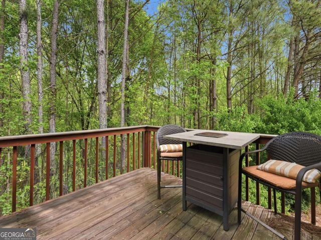 140 Fox Creek Drive, Woodstock, GA 30188