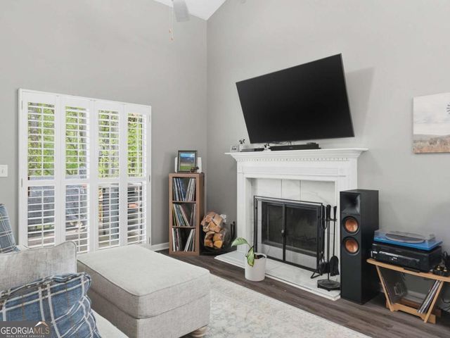 140 Fox Creek Drive, Woodstock, GA 30188