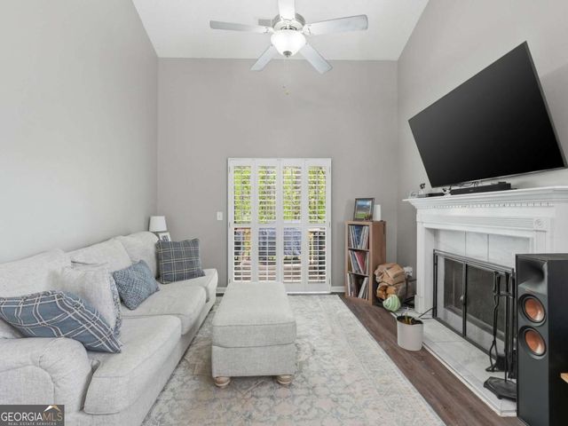 140 Fox Creek Drive, Woodstock, GA 30188