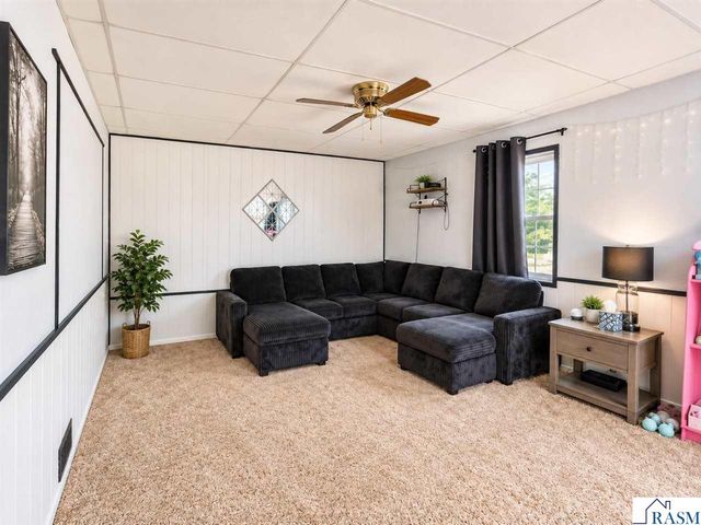 412 W 2nd Street, Mankato, MN 56001