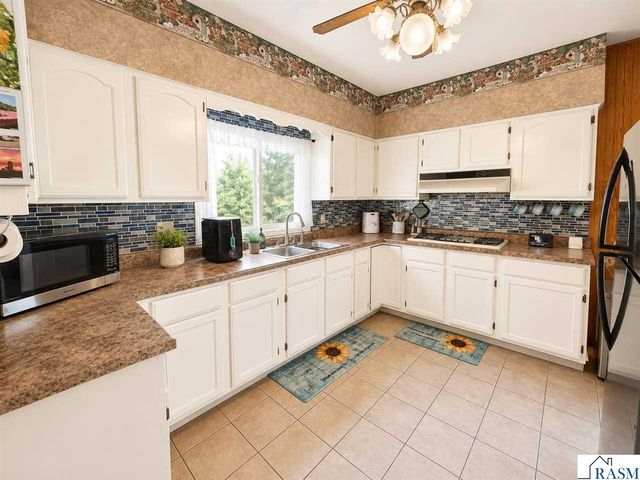 412 W 2nd Street, Mankato, MN 56001