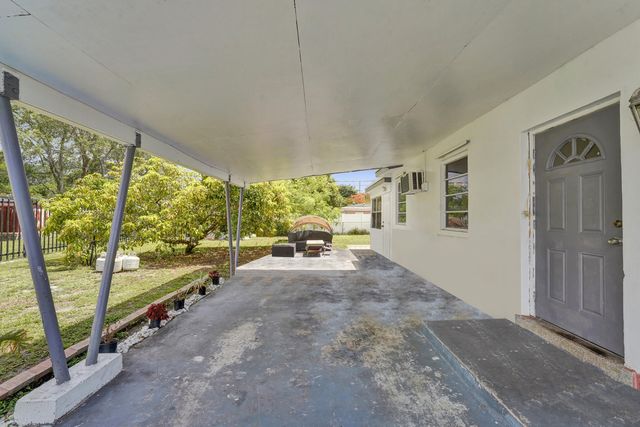 4111 SW 32nd Drive, West Park, FL 33023