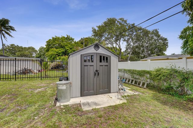 4111 SW 32nd Drive, West Park, FL 33023