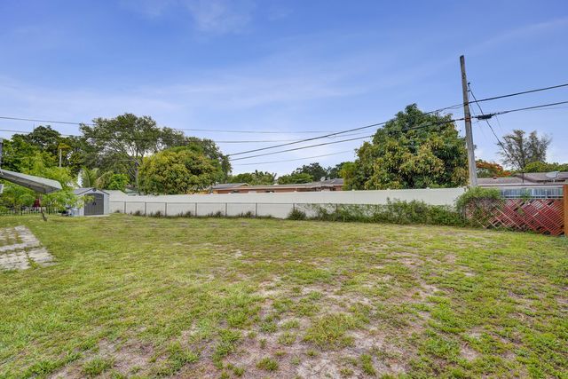 4111 SW 32nd Drive, West Park, FL 33023