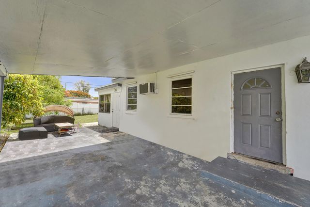 4111 SW 32nd Drive, West Park, FL 33023