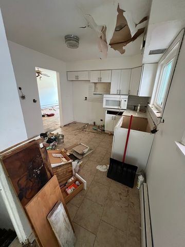 8024 S Eberhart Avenue, Chicago, IL 60619