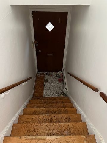 8024 S Eberhart Avenue, Chicago, IL 60619