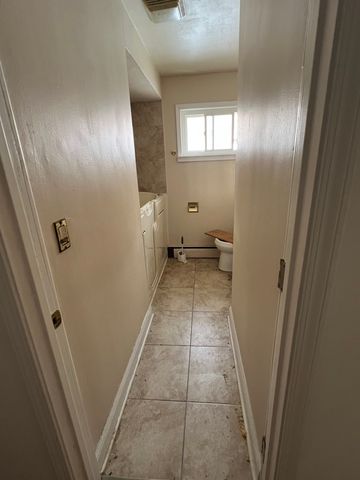 8024 S Eberhart Avenue, Chicago, IL 60619