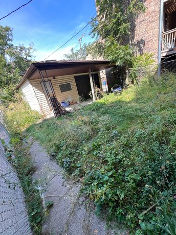 8024 S Eberhart Avenue, Chicago, IL 60619
