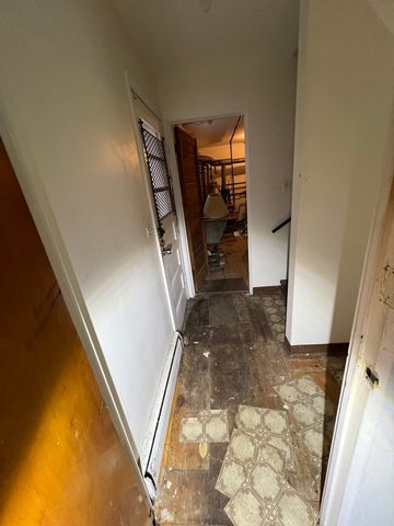 8024 S Eberhart Avenue, Chicago, IL 60619