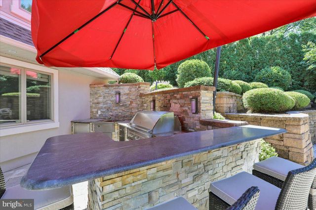 4 TANAGER DR, Wyomissing, PA 19610
