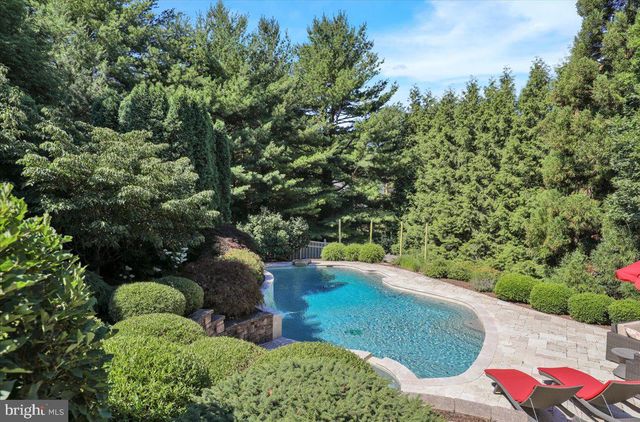 4 TANAGER DR, Wyomissing, PA 19610