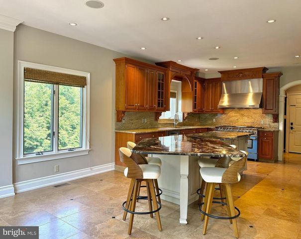 4 TANAGER DR, Wyomissing, PA 19610