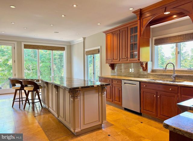 4 TANAGER DR, Wyomissing, PA 19610