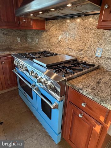 4 TANAGER DR, Wyomissing, PA 19610