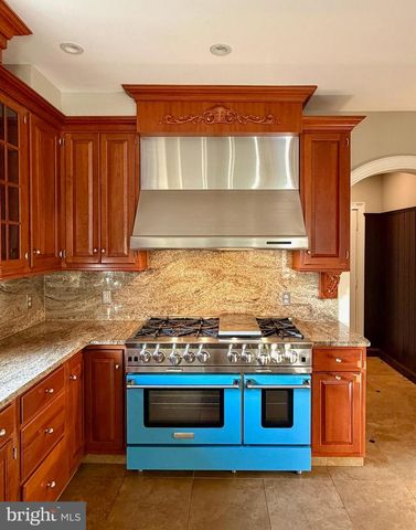 4 TANAGER DR, Wyomissing, PA 19610