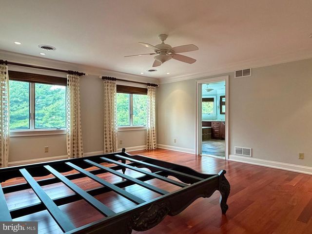 4 TANAGER DR, Wyomissing, PA 19610